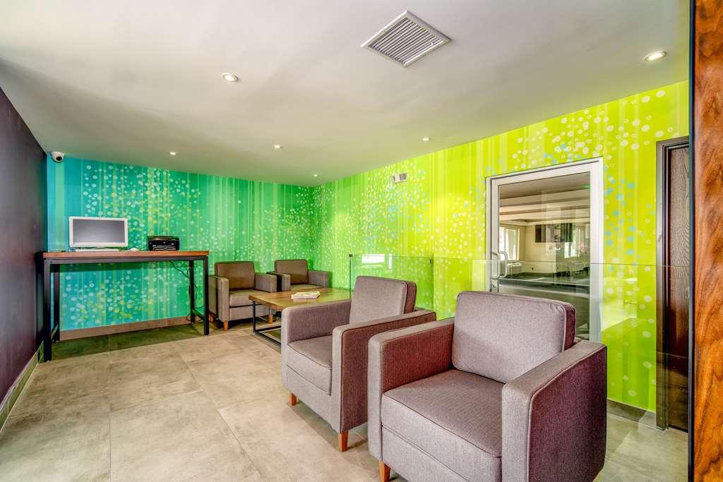 818 Hotel + Pool, Ascend Hotel Collection By Choice — Photos 3