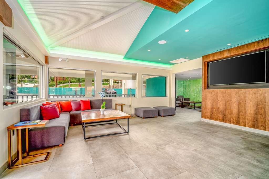 818 Hotel + Pool, Ascend Hotel Collection By Choice — Photos 1